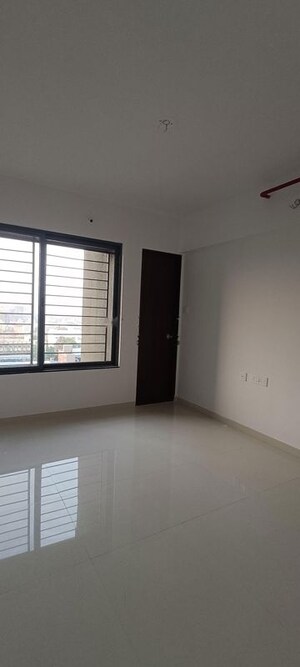 Room in 2 BHK Apartment at Manav La Centra, Tathawade – for Rent