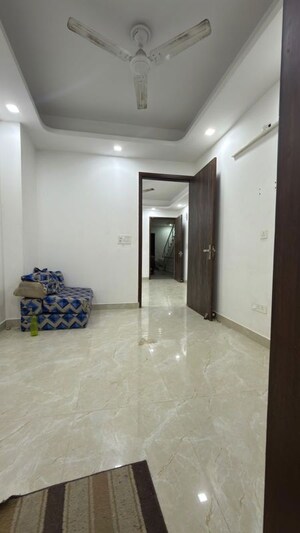 Room in 2 BHK Apartment at Saket – for Rent