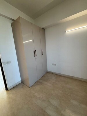 Room in 3 BHK Apartment at Puri Diplomatic Greens Villas, Sector 111 – for Rent