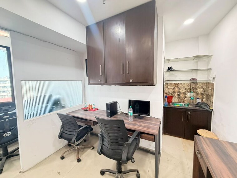 Team Area, netaji subhash place Commercial Office Space 489 Sq.Ft. In Netaji Subhash Place Delhi 10776890