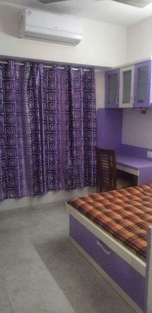 Bedroom in 2 BHK Apartment at Lodha Amara, Kolshet Road – for Rent
