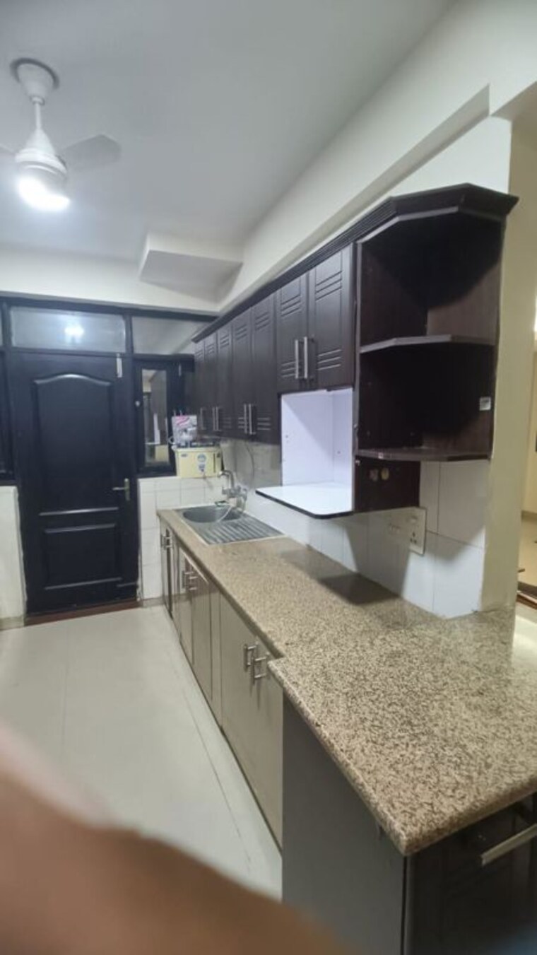 Kitchen, k-world-royal-court 4 Bedroom 3250 Sq.Ft. Apartment In Sector 39 Gurgaon 10777008