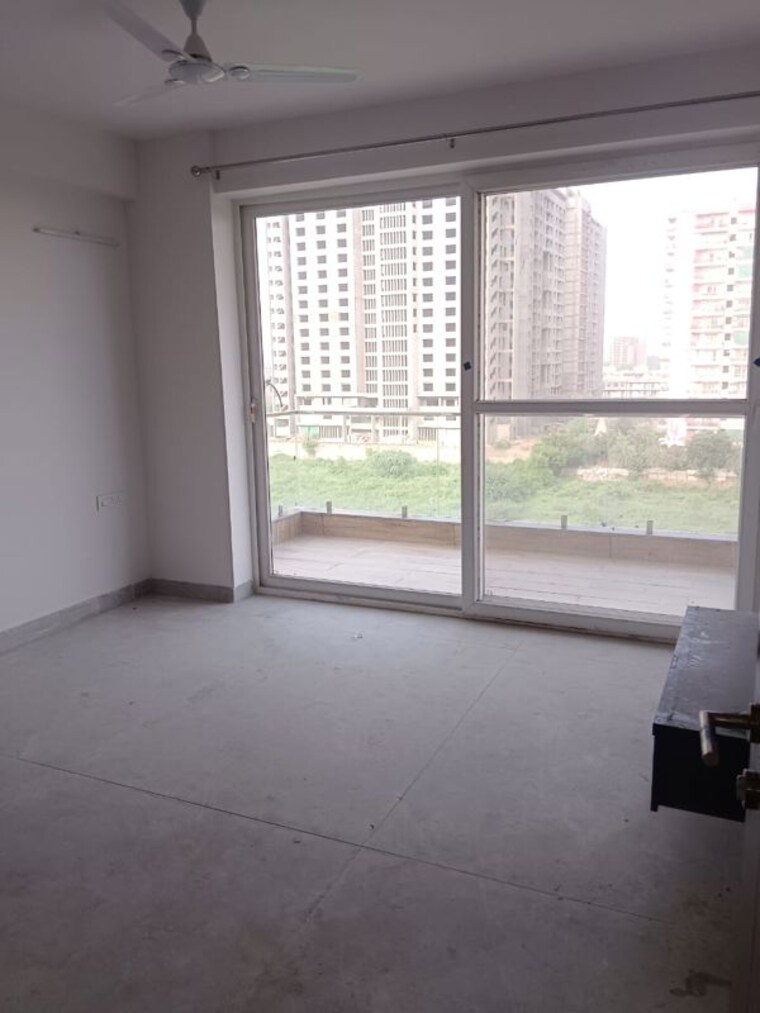 Room, sector 144 2 Bedroom 1150 Sq.Ft. Apartment In Sector 144 Faridabad 10777039