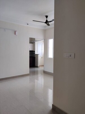 Room in 2 BHK Apartment at Mantri Webcity, Hennur Road – for Rent