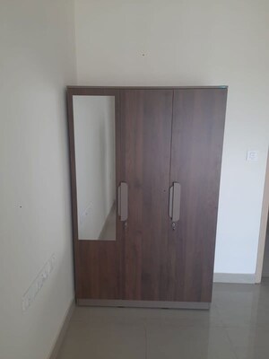 Room in 2 BHK Apartment at Mantri Webcity, Hennur Road – for Rent