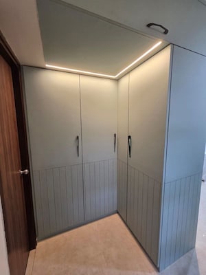 Room in 1 BHK Apartment at Lodha Amara, Kolshet Road – for Rent