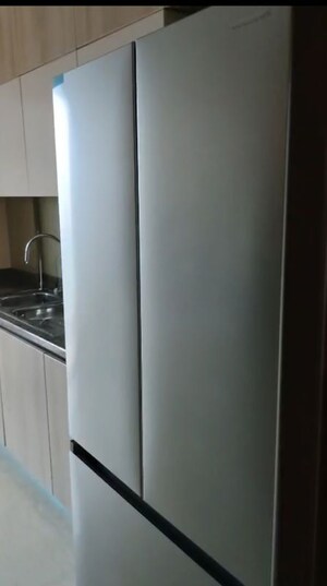 Room in 3 BHK Apartment at Ambience Tivertone, Sector 50 – for Rent