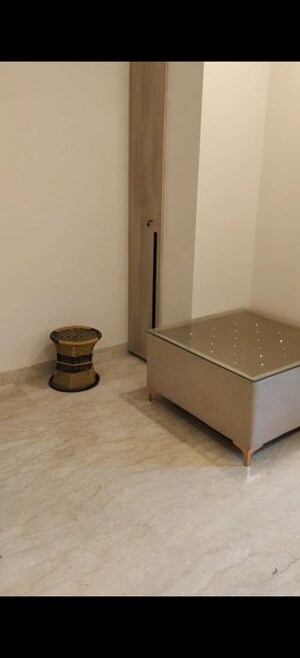 Room in 3 BHK Apartment at Ambience Tivertone, Sector 50 – for Rent