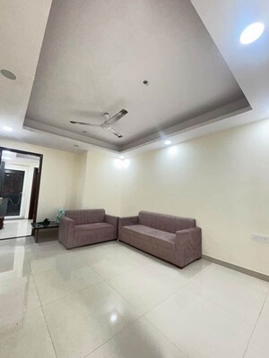 Room in 2 BHK Apartment at Saket – for Rent