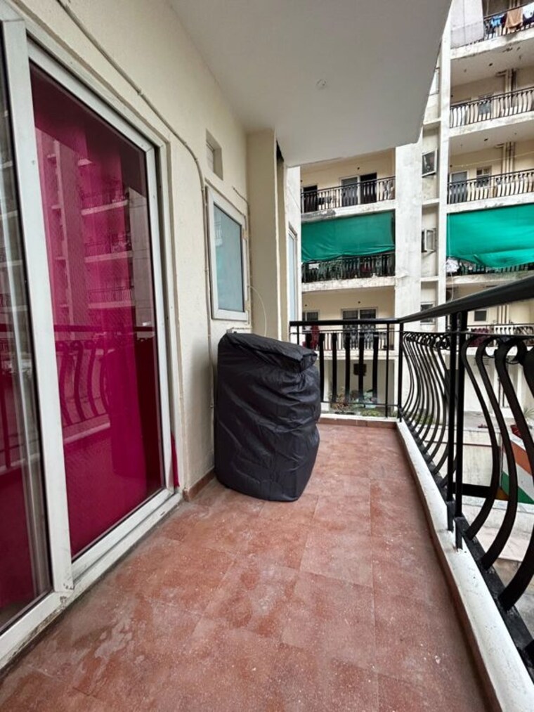 Balcony, maxblis-grand-wellington 1 Bedroom 615 Sq.Ft. Apartment In Sector 75 Noida 10777119