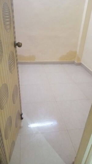 Room in 1 BHK Apartment at Girnar Mahal CHS, Vasai West – for Rent