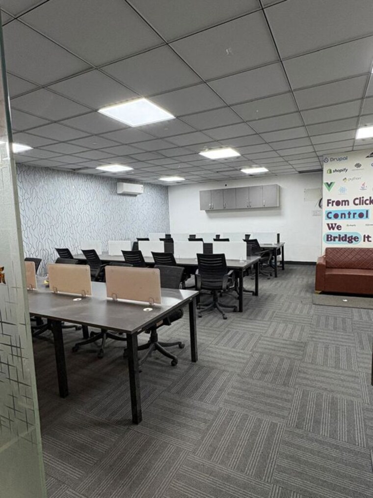Team Area, sector 63 Commercial Office Space 2000 Sq.Ft. In Sector 63 Noida 10777137