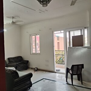 Living Room in 2.5 BHK Builder Floor at SS Mayfield Gardens, Sector 51 – for Rent