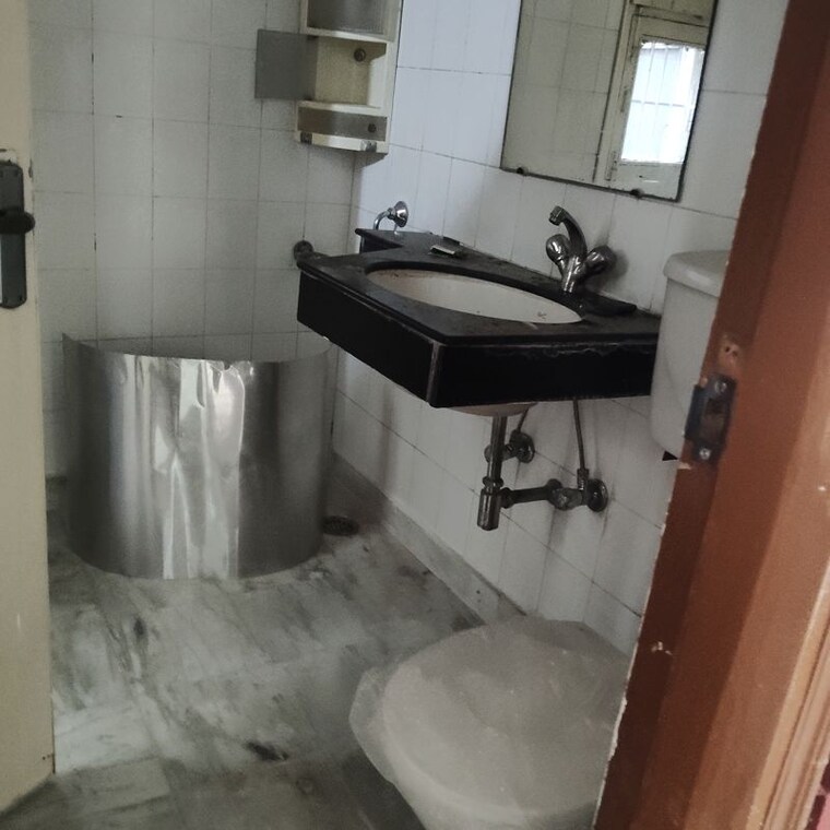 Kitchen, ss-mayfield-gardens 2.5 Bedroom 1285 Sq.Ft. Builder Floor In Sector 51 Gurgaon 10777144