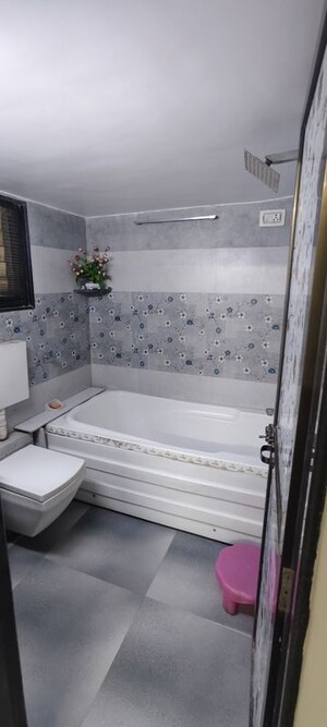 Bathroom in 2 BHK Apartment at Hariya Dream Park, Mira Road – for Sale