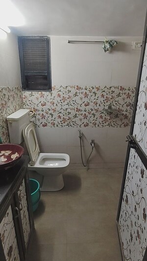 Bathroom in 2 BHK Apartment at Hariya Dream Park, Mira Road – for Sale