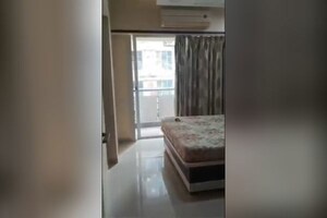 Room in 2 BHK Apartment at Platinum Life, Andheri West – for Rent