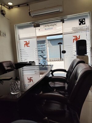  Shop For Rent in Pitampura