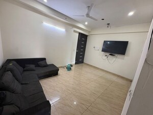 Team Area in 2 BHK Apartment at Gaur City 7th Avenue, Sector 4 Greater Noida – for Rent