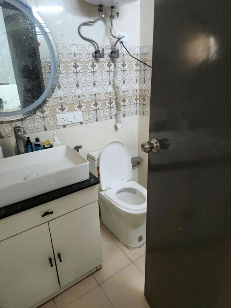 Bathroom, gaur-city-7th-avenue 3 Bedroom 1350 Sq.Ft. Apartment In Sector 4 Greater Noida Greater Noida 10777183