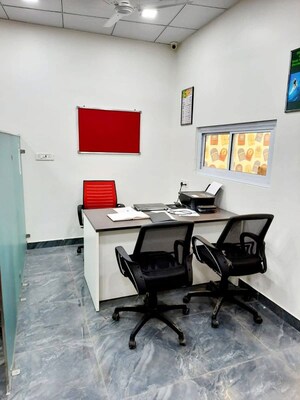  Shop For Rent in Pitampura