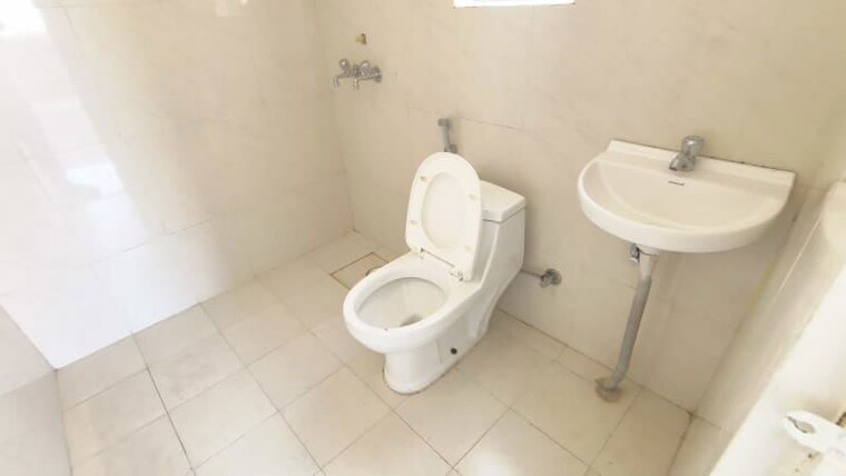 Bathroom, pyramid-elite 2 Bedroom 681 Sq.Ft. Apartment In Sector 86 Gurgaon 10777189