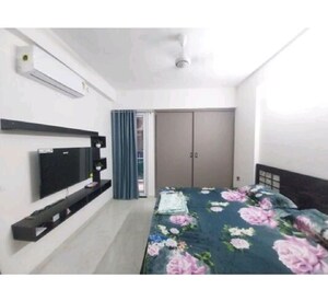 Bedroom in 2.5 BHK Builder Floor at Smart World Gems, Sector 89 – for Rent