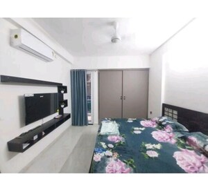 Bedroom in 2.5 BHK Builder Floor at Smart World Gems, Sector 89 – for Rent