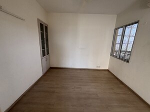 Room in 4 BHK Apartment at Ireo Uptown, Sector 66 – for Sale
