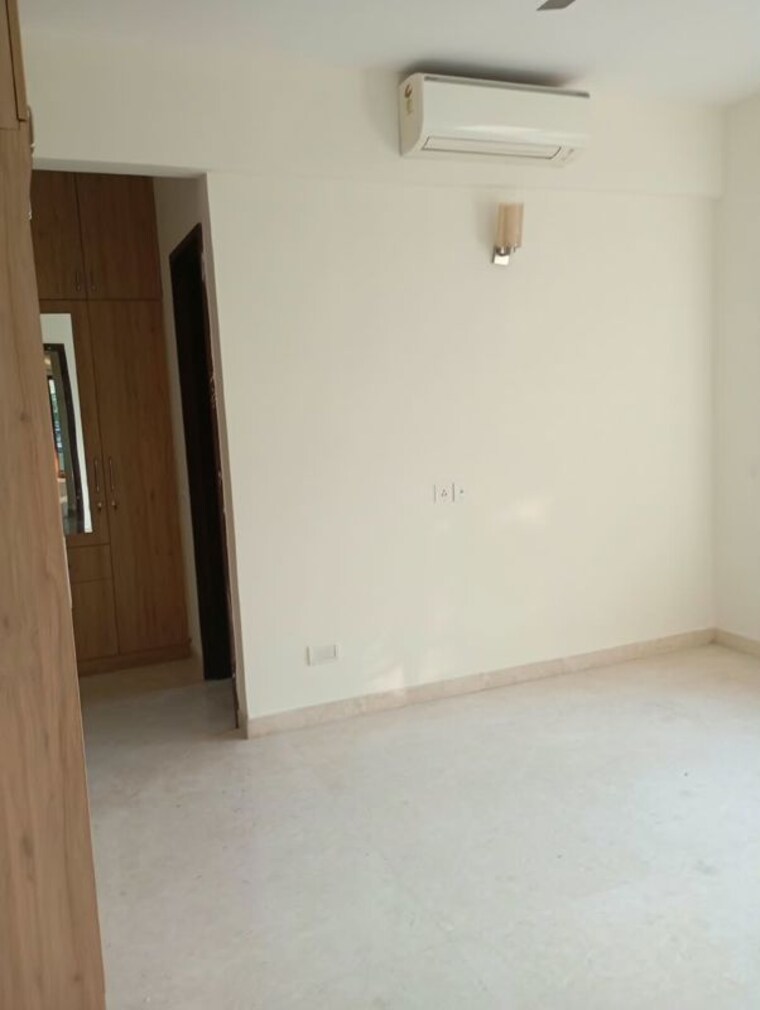 Room, brigade-rhapsody 4 Bedroom 4730 Sq.Ft. Apartment In Palace Road Bangalore 10777287