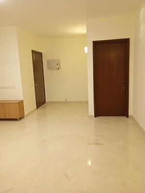 Room in 4 BHK Apartment at Brigade Rhapsody, Palace Road – for Rent