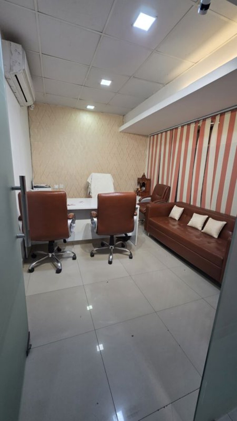 Team Area, sector 63 Commercial Office Space 1800 Sq.Ft. In Sector 63 Noida 10777292