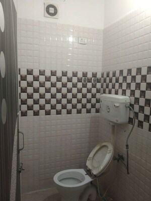 Bathroom in 1 BHK Builder Floor at Neb Sarai – for Rent