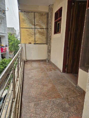 1 BHK Builder Floor For Rent in Saket
