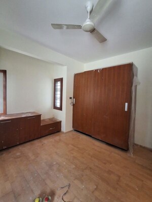 Room in 4 BHK Independent House at Rt Nagar – for Rent