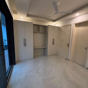 Room in 3.5 BHK Builder Floor at Signature Global City 93, Sector 93 – for Rent