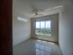 Room in 3 BHK Apartment at Godrej Aqua, International Airport Road – for Sale