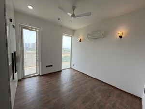 Room in 3 BHK Apartment at Mahindra Luminare, Sector 59 – for Rent