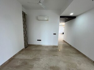 Room in 3 BHK Apartment at Mahindra Luminare, Sector 59 – for Rent