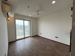 Room in 3 BHK Apartment at Mahindra Luminare, Sector 59 – for Rent