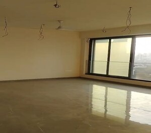 Living Room in 2 BHK Apartment at Shantiniketan Apartments Matunga, Matunga East – for Sale
