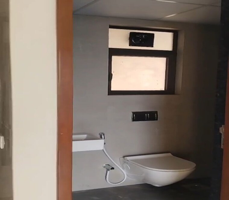 Bathroom, shantiniketan-apartments-matunga 2 Bedroom 935 Sq.Ft. Apartment In Matunga East Mumbai 10777385