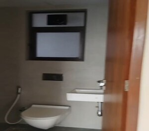 Bathroom in 2 BHK Apartment at Shantiniketan Apartments Matunga, Matunga East – for Sale