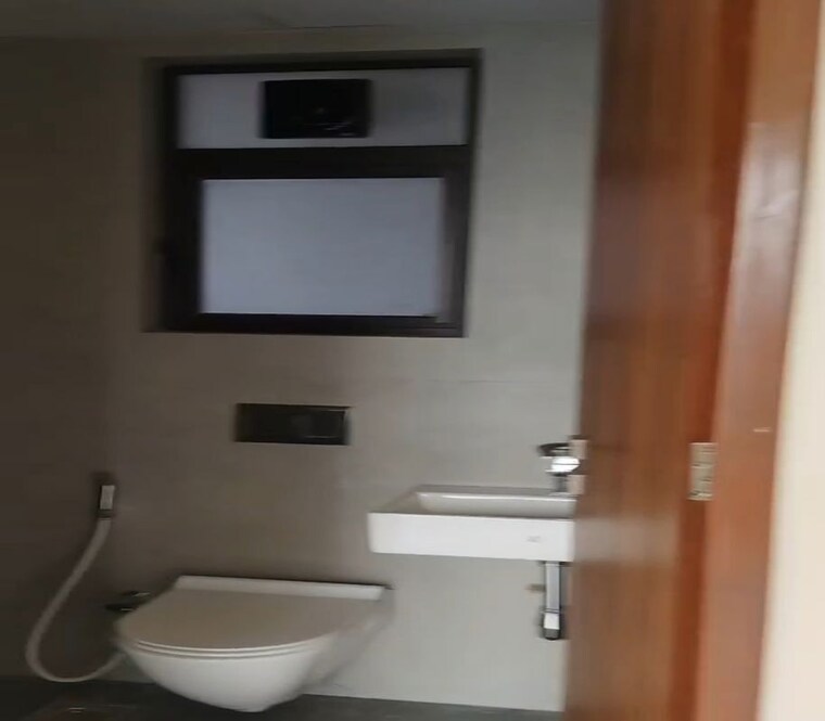 Bathroom, shantiniketan-apartments-matunga 2 Bedroom 935 Sq.Ft. Apartment In Matunga East Mumbai 10777385