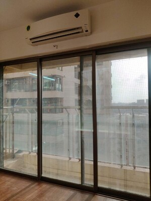 Room in 3 BHK Apartment at K Raheja Vistas, Powai – for Rent
