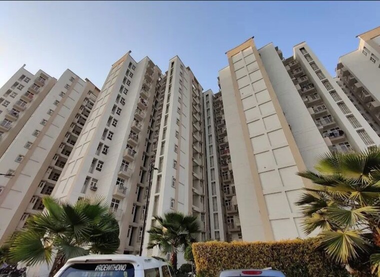 Exterior View, shree-vardhman-mantra 2 Bedroom 800 Sq.Ft. Apartment In Sector 67 Gurgaon 10777405