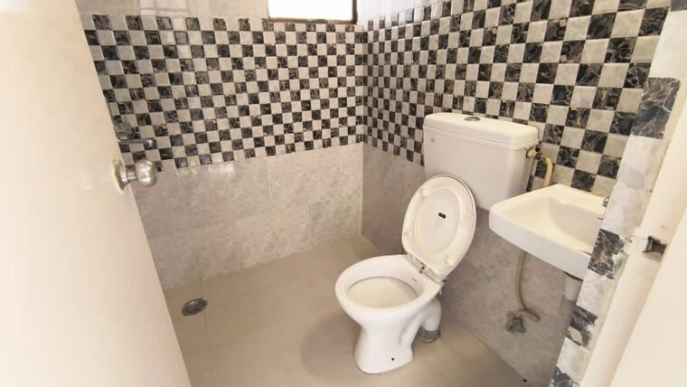 Bathroom, signature-global-synera 2 Bedroom 735 Sq.Ft. Apartment In Sector 81 Gurgaon 10777382