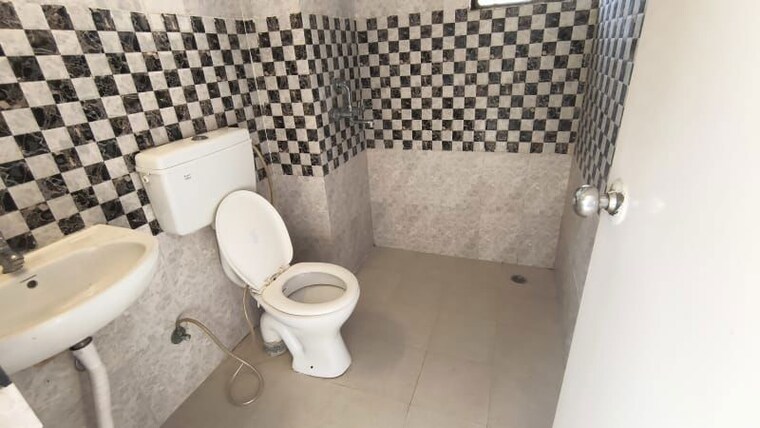 Bathroom, signature-global-synera 2 Bedroom 735 Sq.Ft. Apartment In Sector 81 Gurgaon 10777382