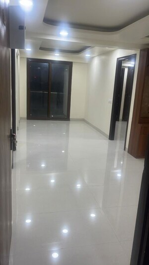 Room in 3 BHK Apartment at Balji Urban Park, Mansarovar – for Rent