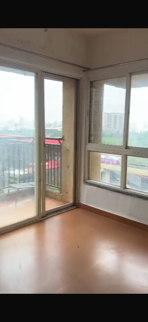 Room in 2 BHK Apartment at DB Orchid Ozone, Dahisar East – for Rent